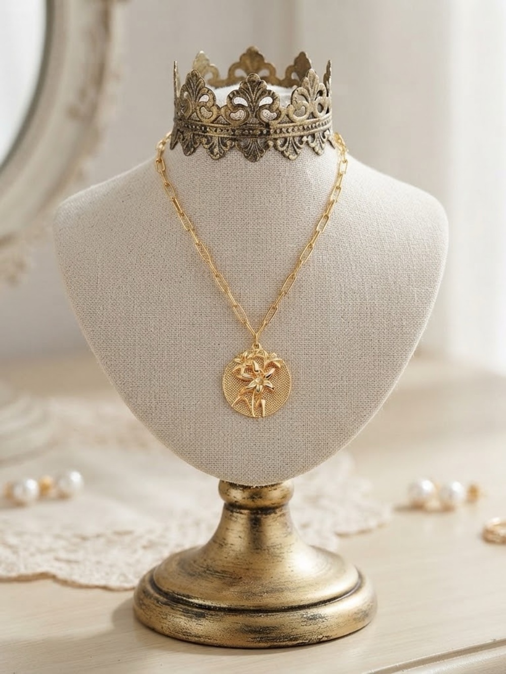 Plunder Gold Floral Medallion Pendant Necklace
